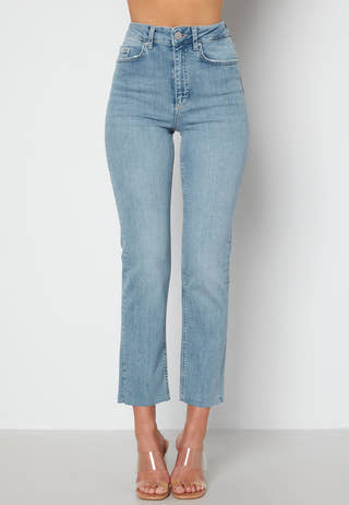Delly Straight HW Jeans