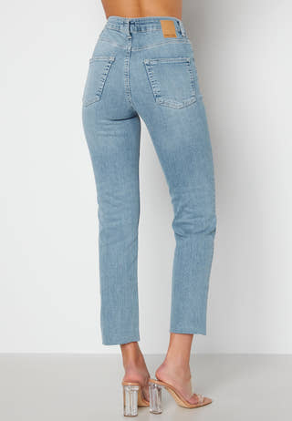 Delly Straight HW Jeans