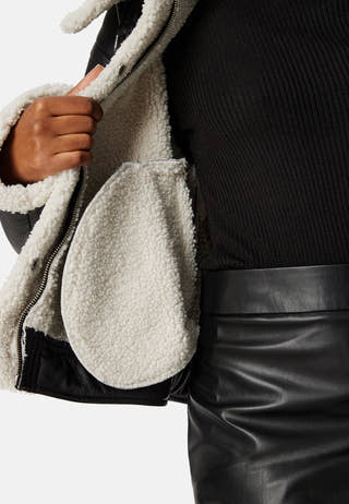 Janelle Short PU Jacket W Fake Fur