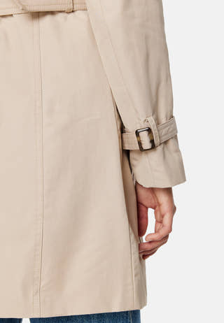 Annie Trenchcoat