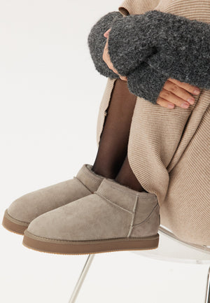Glasgow Sheepskin Boots