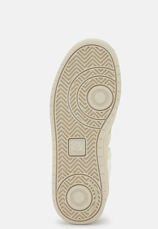 V-10 Sneakers