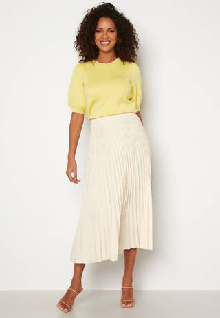Gold SS Puff O-Neck Blouse