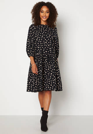 Sinna 3/4 Volume Dress
