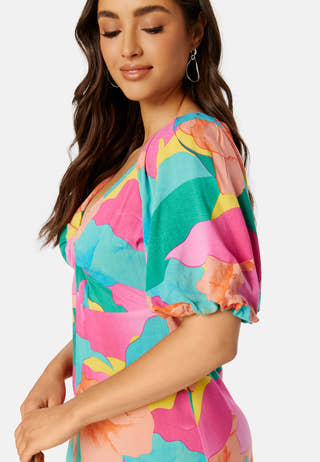 Besta V-Neck Maxi Dress