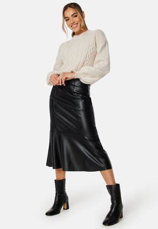 Vichinti O-Neck Cable Knit Top