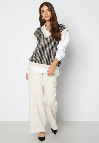Lobo Knit Vest