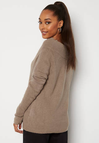 Madelia V-Neck L/S Knit Top