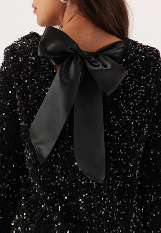 Viaria L/S O-NECK OPEN BACK DRESS