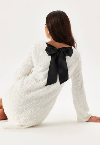 Viaria L/S O-NECK OPEN BACK DRESS