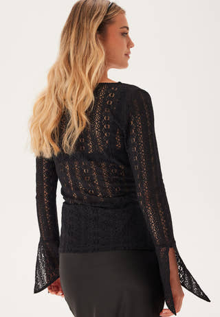 Vichikka L/S V-Neck Top