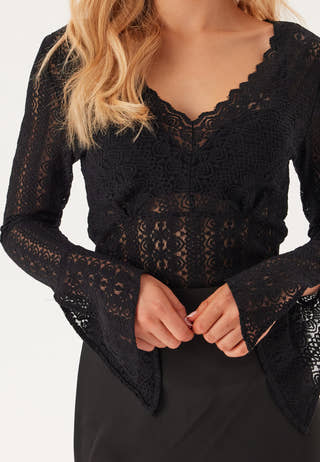 Vichikka L/S V-Neck Top