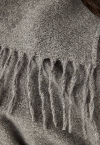 Vifjolira High Neck Poncho