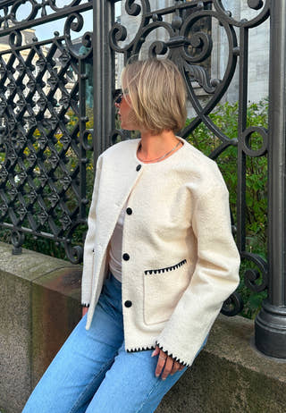 Vikaya L/S SHORT TEDDY JACKET