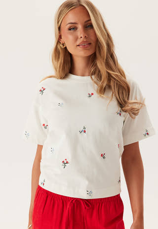 Vimonie Flower Emb S/S O-NECK