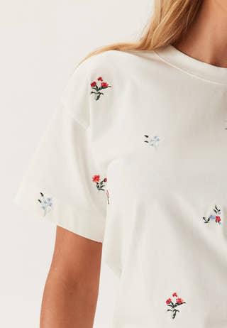 Vimonie Flower Emb S/S O-NECK
